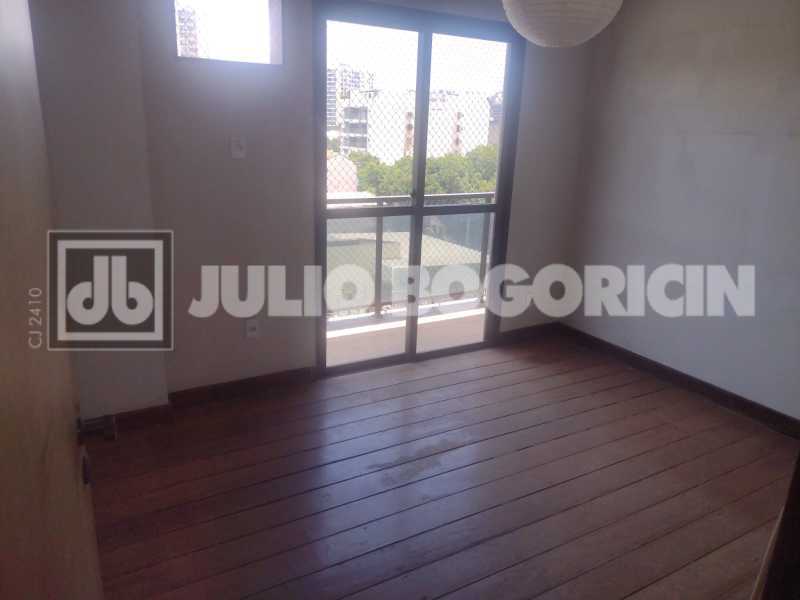 08RuaMaxwell4quartossendo1suit - 8