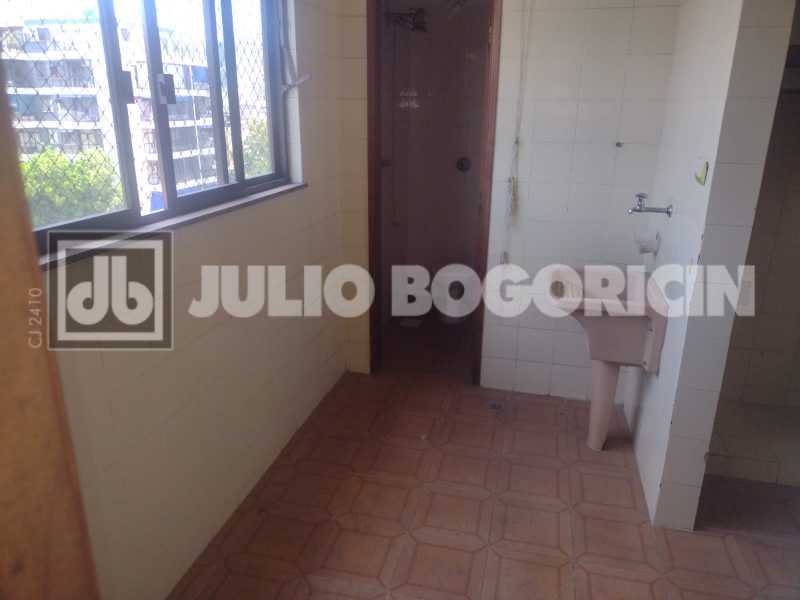 24RuaMaxwell4quartossendo1suit - 24