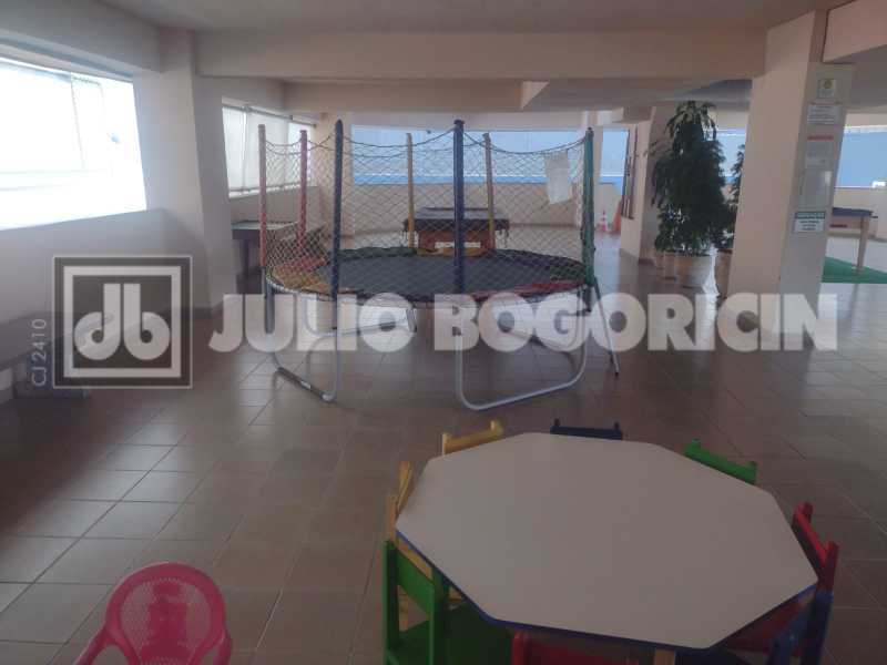 25RuaMaxwell4quartossendo1suit - 25