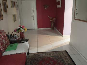 Imperdível - BOTAFOGO - RUA DONA MARIANA - PRÉDIO COM INFRA TOTAL - PISCINA - SAUNA - PLAY - VARANDA - 2 QUARTOS - VAGA - VISTA LIVRE - JBF29099