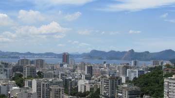 Imperdível - Laranjeiras - Infra total - Sala - 3 quartos - 2 Banh sociais - Dep. Compts - Vista panorâmica ao verde, montanha, Pão de Açucar e mar - Vaga livre e demarcada. - JBF37862