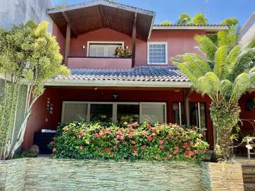 Condominio Pedras Douradas-Bela Casa Duplex-3 varandas 3 suítes-piscina-sauna-Churr. - JBJ601696