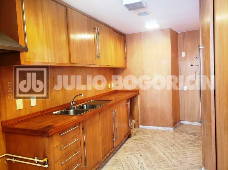 Ataulfo 03 - 25