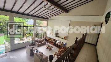 Ótima localização - Ilha do Governador - Jardim Guanabara - VENDA - Casa Duplex - 6 Quartos (3 Suítes) - Varanda - 2 Vagas de Garagem - Julio Bogoricin - JBI61500