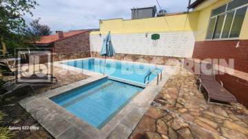Ilha do Governador - Jardim Guanabara - VENDA - Casa Duplex - 6 Quartos (3 Suítes) - Varanda - 2 Vagas de Garagem - Julio Bogoricin - JBI61500