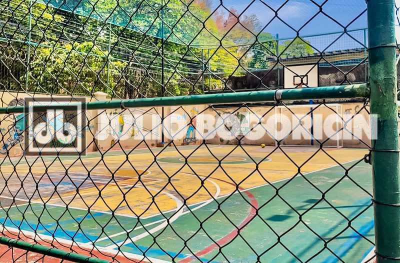 24466_G1732140629 - 3