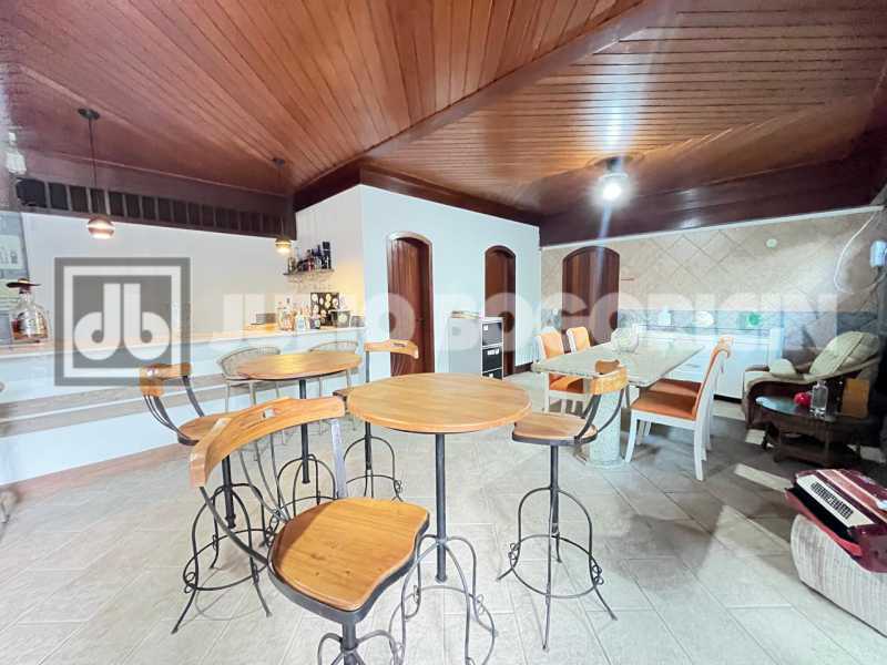 02084e7b-2625-4ade-94e8-153f48 - 31