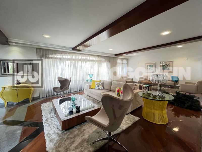 bb90da61-7166-4c97-8830-c784b0 - 8