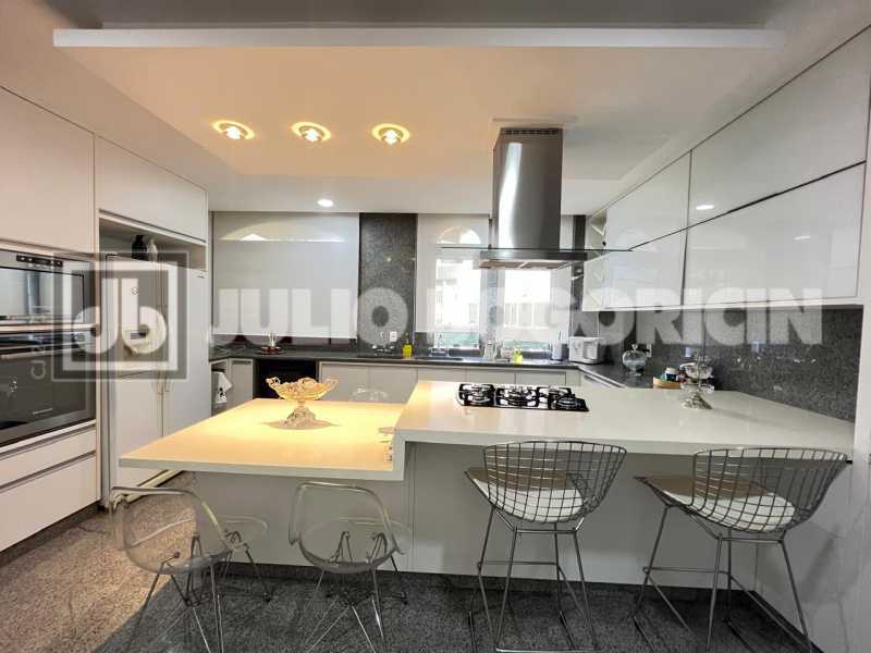 b14fb10c-c642-4d35-8b52-211230 - 27