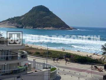 Ótima localização - Espetacular apto tipo cobertura frontal Praia Macumba, com 3 quartos e 2 vagas - JBRB502366