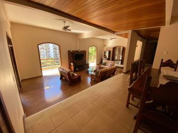 Laranjeiras - Maravilhosa casa duplex - Linda e totalmente reformada - 6 salas - 5 suítes - 420 m² - 2 vagas - Entrar, morar e ser feliz! - JBF61515
