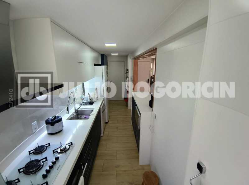 ad58fb90-fbd4-4fea-8855-e9572b - 23