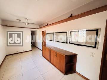 Oportunidade - Rua Barão de mesquita - 3 quartos sendo 1 suite - 1 vaga na escritura - pertinho do Shopping Tijuca - JBAP304826