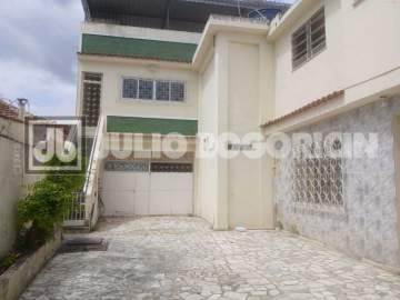 Oportunidade - Julio Bogoricin Terreno Com 3 Casas Independentes 5 Quartos 1 Suíte 8 Vagas 2 Terraços - JBM608120