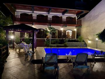 Barra da Tijuca- Casa-493m²- 4 quartos-2 suites-4 varandas-6vgs-piscina - JBBO6015