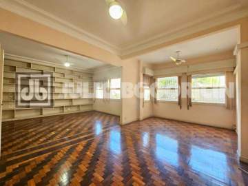 Ótima localização - Flamengo! Localizado no coração do bairro, amplo, silencioso, salão, três amplos quartos, possibilidade de suíte e dependência completa. - JBF37898