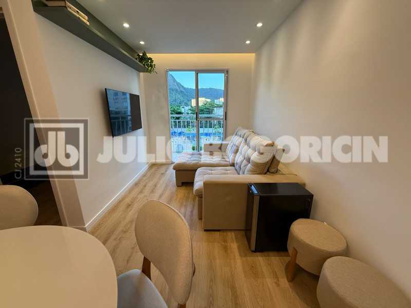 Conheça 5d8bf198-86ba-4777-89c9-8f6888 do imóvel - Apartamento 2 Quartos ( 1 Suíte ) Varanda Reformado Total Infraestrutura - JBRB214198 - 3 5d8bf198-86ba-4777-89c9-8f6888 - 3