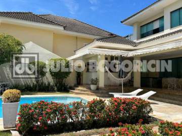 Oportunidade - Barra da Tijuca casa duplex 487m² 4suítes 5vagas no subsolo piscina sauna churrasqueira - JBB67233