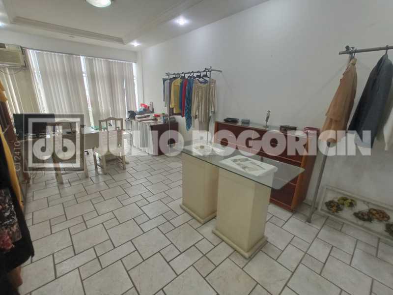 17taua02salascomerciaiscom25me - 17