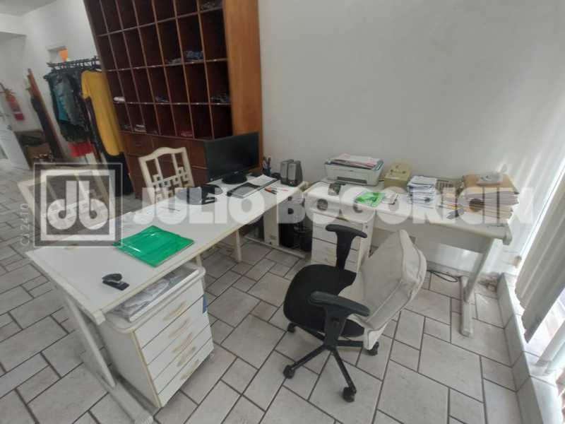 22taua02salascomerciaiscom25me - 22
