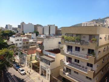 Ótima localização - RUA DONA MARIA - LOCALIZAÇÃO COBIÇADA - PRÓXIMO SAENS PENA - INFRAESTRUTURA - VARANDÃO - SALA 2 AMBIENTES - 2 SUÍTES - VAGA ESCRITURA - JBAP210946