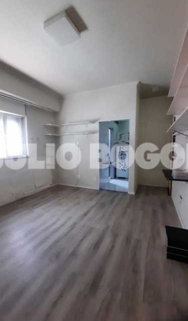 5 APARTAMENTO A VENDA NO CENTR - 5