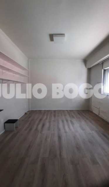 10 APARTAMENTO A VENDA NO CENT - 10