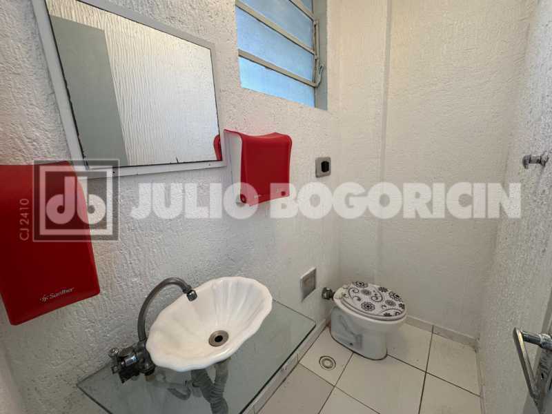 13portuguesasalacomercialfrent - 13