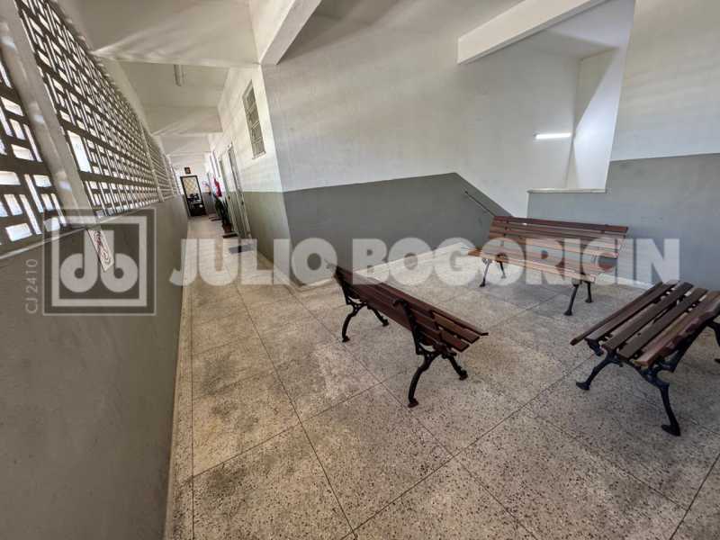 17portuguesasalacomercialfrent - 17