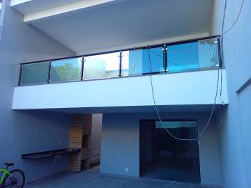 Ótima localização - Freguesia Magnifica casa Duplex Luxo 5 quartos- 4 suítes 1 sala ampla 1cozinha churrasqueira-toda em porcelanato.1a locação!Vale a visita! - JBJ601734
