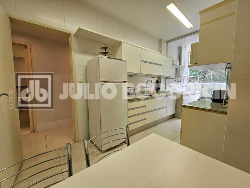 2ab1fb30-add5-4991-aa89-459160 - 28