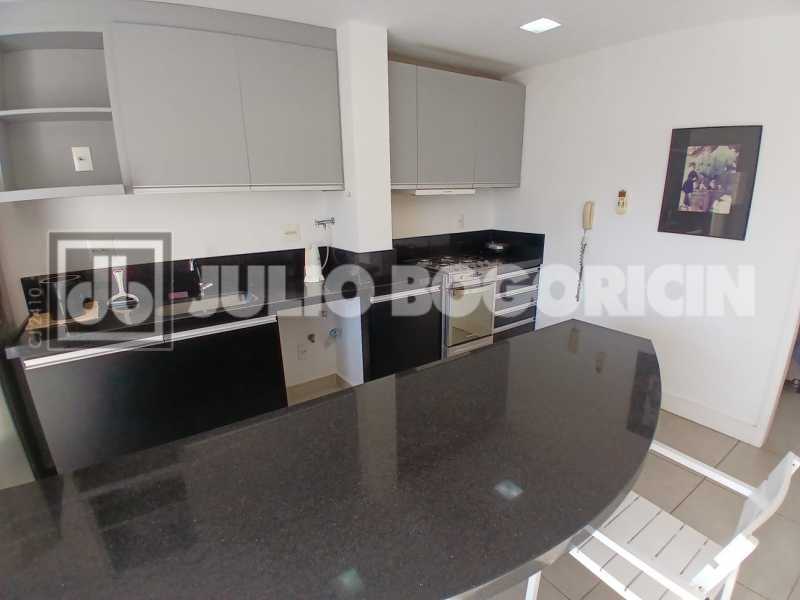 b7b9eaef-01c0-4fc0-8aa3-dd50aa - 14