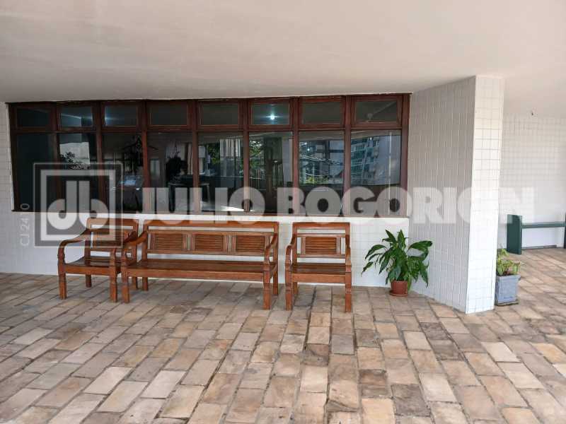 49875a20-8999-4722-842b-8fad8c - 18