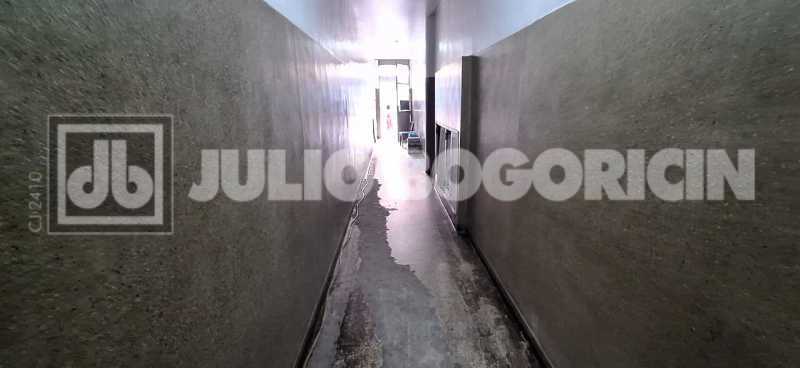 09 - Entrada do Prédio - 9