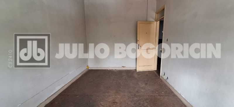 24 - Sala de Fundos - 24