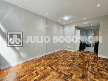 Oportunidade - Epitacio Pessoa! Apartamento reformado por arquiteto, dois quartos, sendo um suíte e vaga escriturada! - JBIPA22607