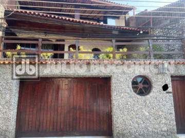 Casa de Vila : / Residencial / Vila Valqueire - JBJ601758