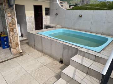 MÉIER - RUA BUENO DE PAIVA - EXCELENTE CASA TRIPLEX - 3 SUÍTES - 2 SALAS - TERRAÇÃO COM PISCINA ,CHURASQUEIRA, ESPAÇO GOURMET - VAGAS COBERTAS. (OPORTUNIDADE) - JBM608158