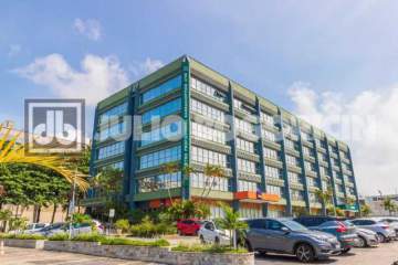 Oportunidade - A sala contem ambiente destinado a recepção, salão e lavabo. Fica no 5 andar com Sol da manhã e uma vista linda. - JBB71399