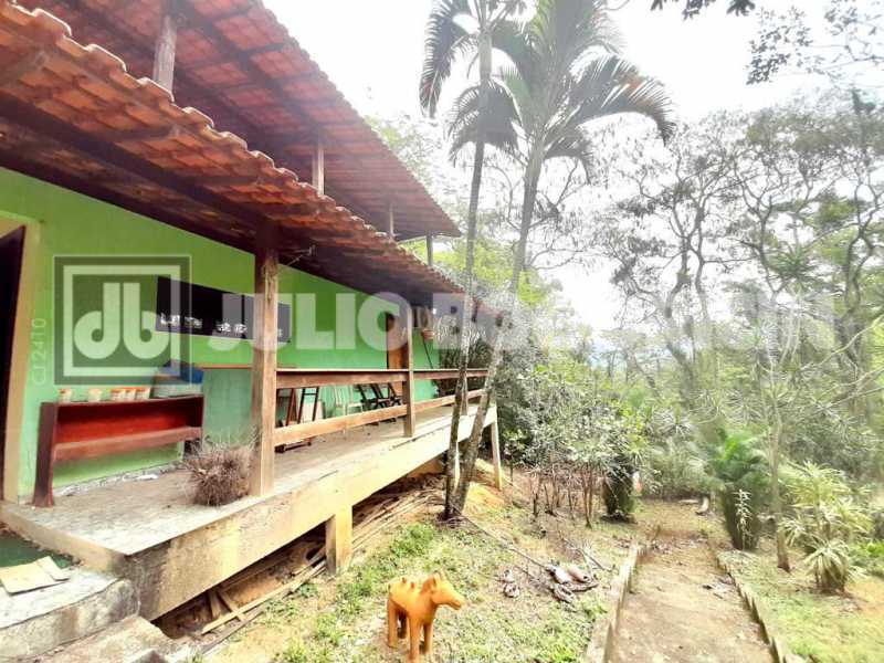 68FA83CC-979D-45C2-A002-E7A249 - 4