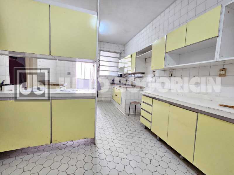 96cd3952-5adf-43dd-bc49-43d759 - 24