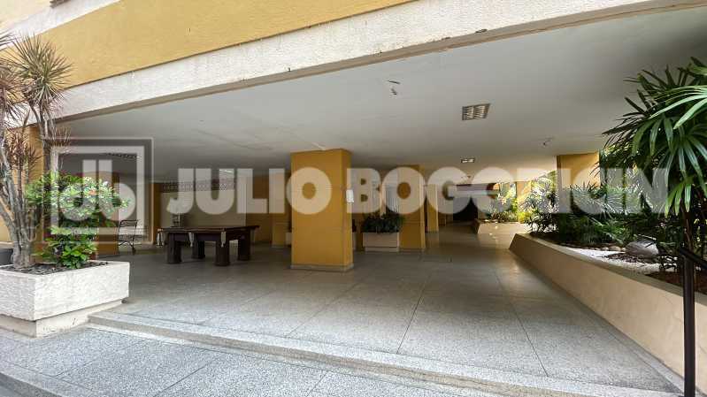 E0CF21F1-1FBA-46A5-9EBD-A09747 - 19