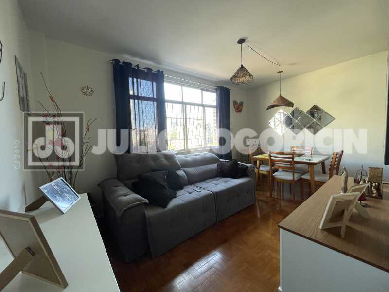 F631A813-8CD1-465C-AC2B-FA68BF - 1