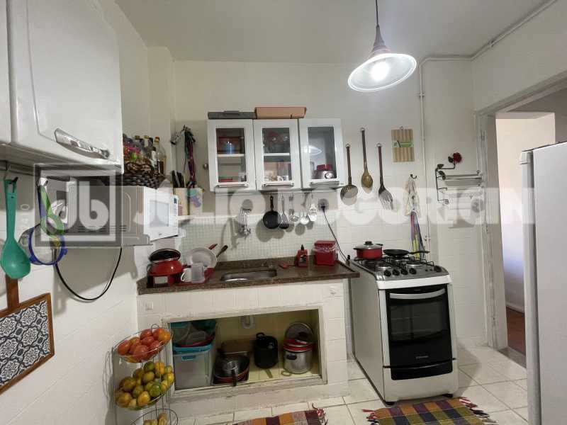 B6D7EA30-6CCF-4D8C-90A7-08FDE6 - 12