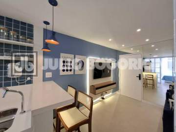 CENTRO - AV RIO BRANCO - ESTUDIO DIVIDIDO SALA E QUARTO - REFORMADO - MOBILIADO - LINDO - JBF16719