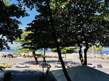 Apartamento à venda no Leme, 4 quartos, 2 salas, vista ao mar - JBC48069