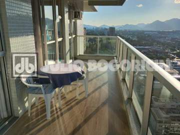 Oportunidade - Barra da Tijuca Cobertura duplex 3 quartos sendo 1 suite, armários, cozinha planejada, dependência de empregada, 2 vagas - JBRB502416