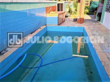 Casa em Condomínio : Linear / Residencial / Taquara /VALE DO RIO GRANDE/casa linear /3quartos/2banheiros/quintal/jardim/piscina/condominio com boa infraestrutura /1vaga - JBJ601778
