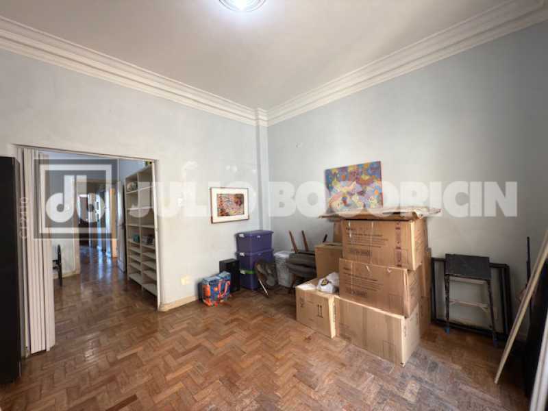 Quarto 3 - 25