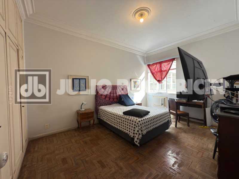 Quarto 4 - 27